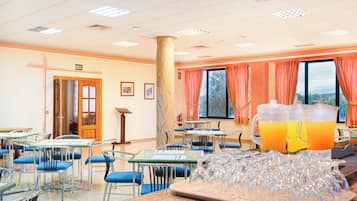 Café da manhã continental todos os dias mediante uma taxa