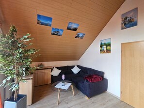 Living area - Apartment 'Herdi-Schön' with Balcony (Herdwangen-Schönach)