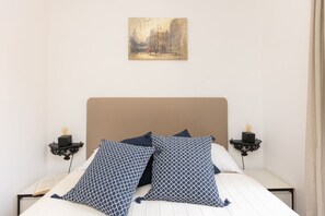1 bedroom, iron/ironing board, WiFi, bed sheets - Bright apartment at Spanish Steps (Roma)