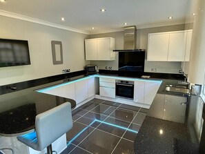 Private kitchen - The Old Coach House (Bedford)