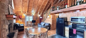 Cozy 3-bedroom cabin in fabulous Hocking Hills, Ohio