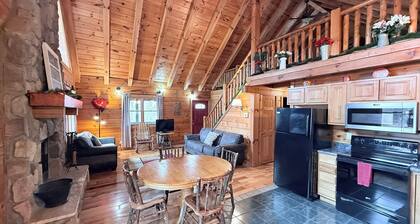 Cozy 3-bedroom cabin in fabulous Hocking Hills, Ohio