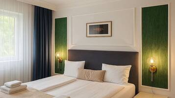 Comfort Double Room | Desk, soundproofing, free WiFi, bed sheets