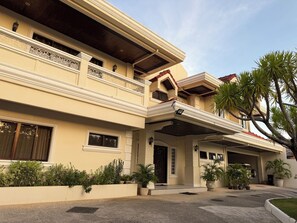 Exterior - A secluded stunning villa by the beach. (Carmen)