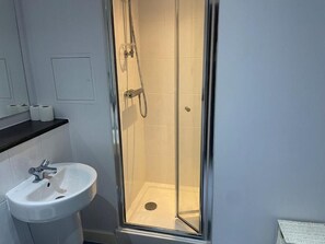 Bathroom - Radio City Apartments near City Centre (Liverpool)