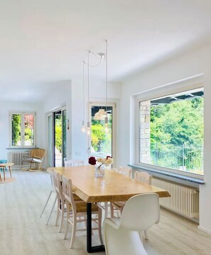 Villa, Lake View | Tempat makan