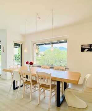 Villa - sjöutsikt | Restauranger