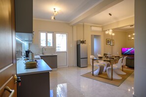 Private kitchen - Luxury Modern 2 bed Elegance (Athina)