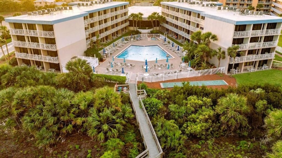 The Beach Club by Coolvacay