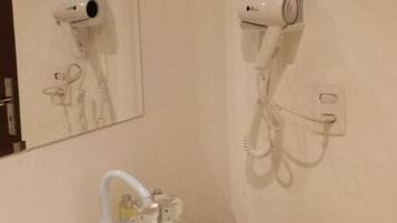 Quadruple Room | Bathroom