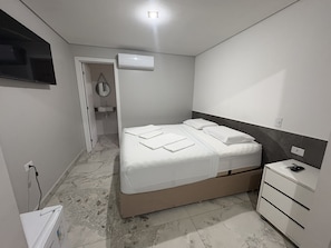 Suite | WiFi (free), bed sheets - Hotel Paddock (São Paulo)