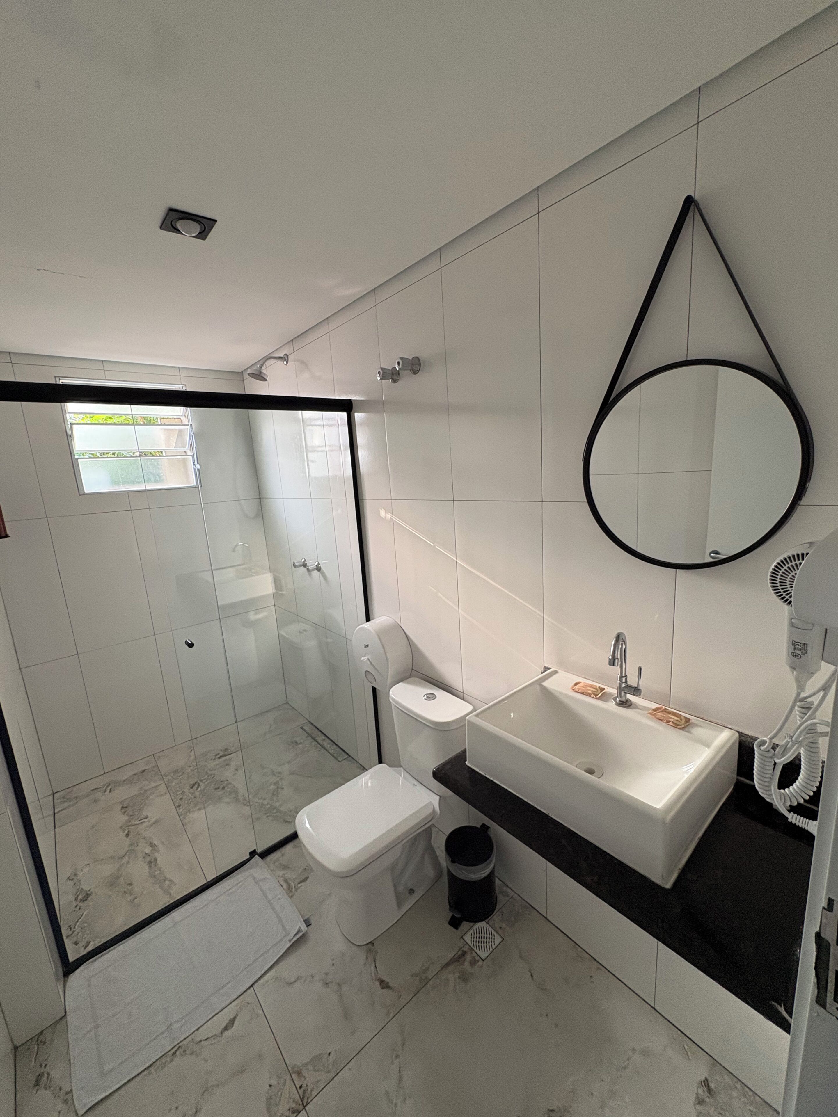 Family Room | Bathroom | Shower, towels, soap, shampoo