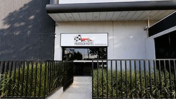 Fachada de la propiedad