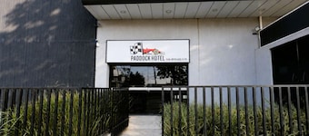 Hotel Paddock