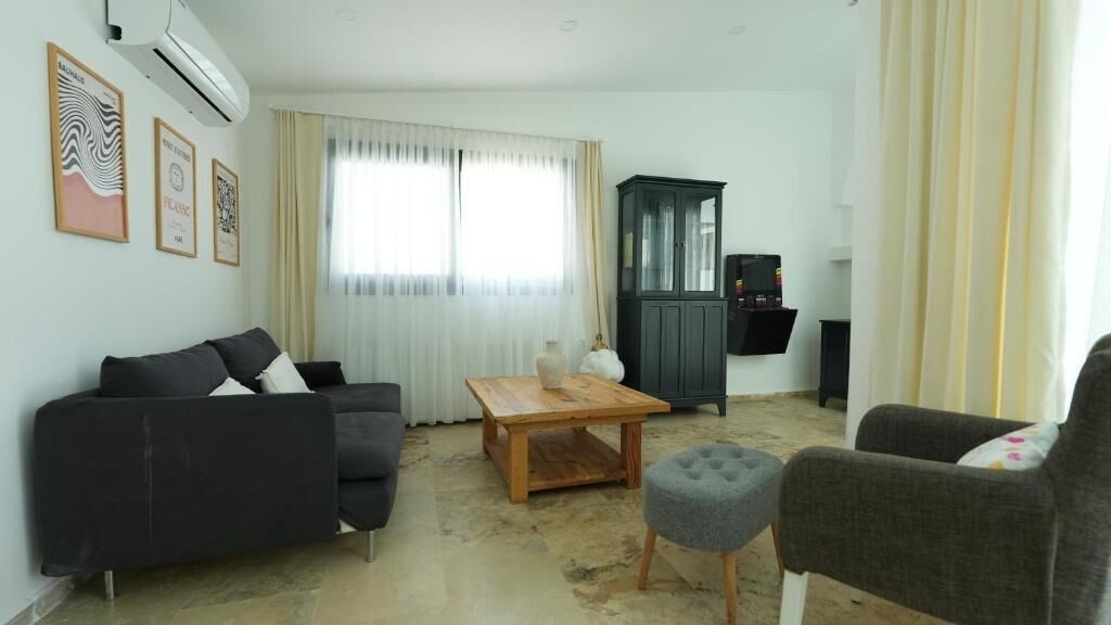 Family House, 2 Bedrooms, Private Pool, Garden View | Living area