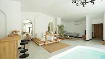 Honeymoon House, 1 Bedroom, Private Pool, Mountain View | Interior