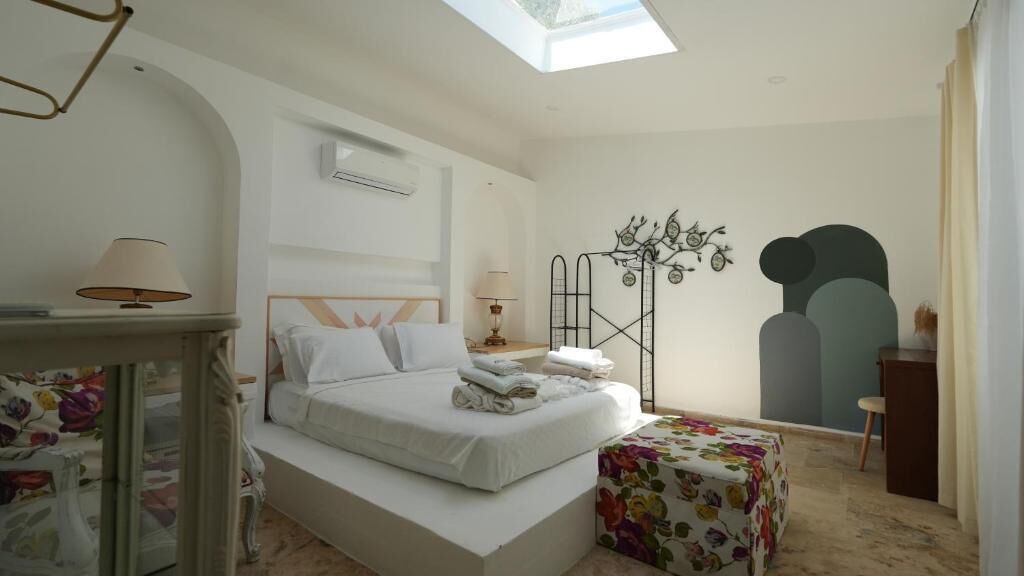 Perhetalo, 2 makuuhuonetta, yksityinen uima-allas, näköala puutarhaan