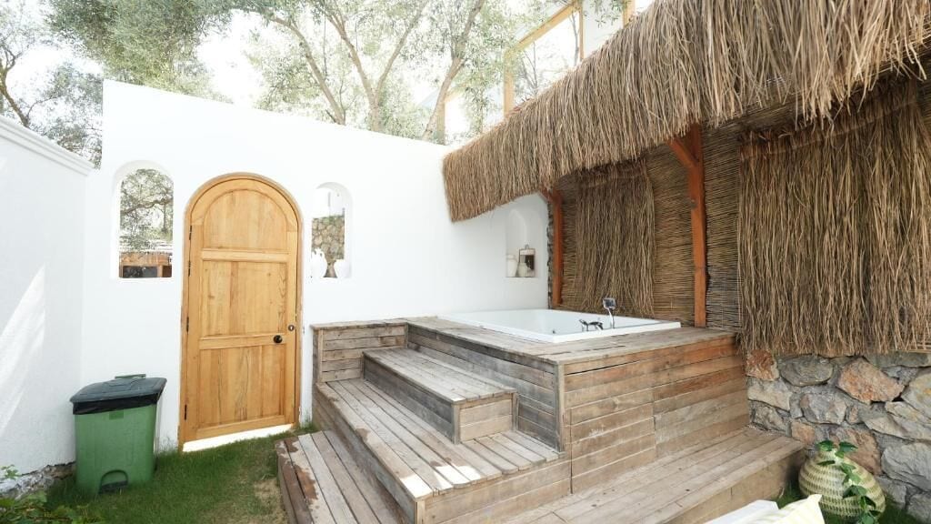 Villa Classique, vue jardin | Enceinte de l’hébergement