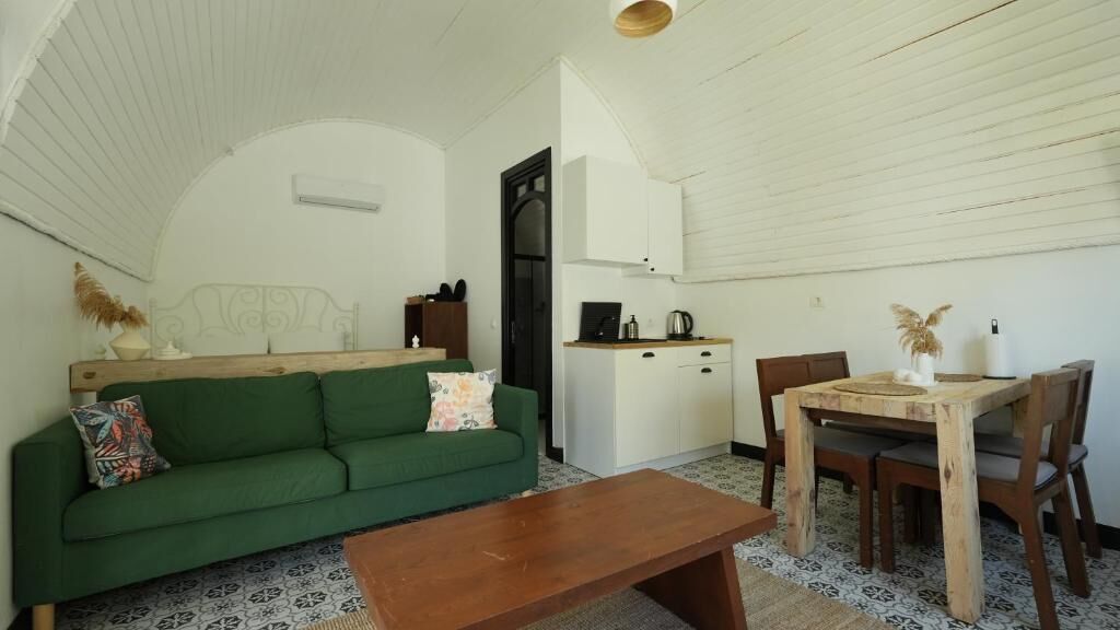 Exclusive-talo, 2 makuuhuonetta, yksityinen uima-allas, näköala puutarhaan | Oleskelualue