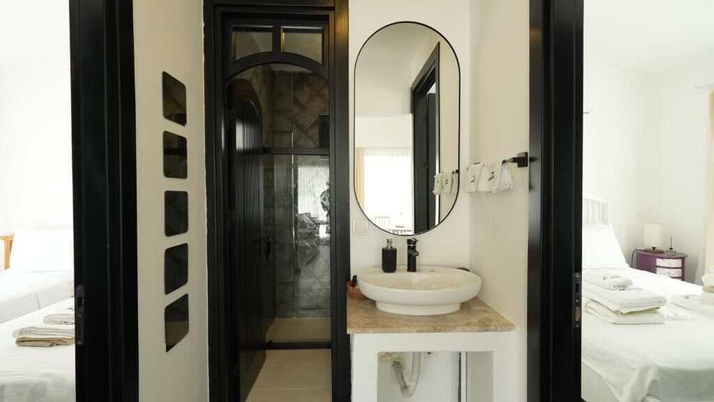 Exclusive-talo, 3 makuuhuonetta, yksityinen uima-allas, näköala puutarhaan