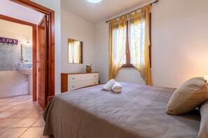1 bedroom, WiFi, bed sheets - Apartment 'Residence Stella Marina 2' with Sea View, Shared Pool and Air Conditioning (Costa Paradiso)