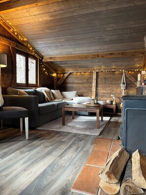Living area - Cosy mountain chalet with private Nordic bath - La Féclaz (Les Déserts)