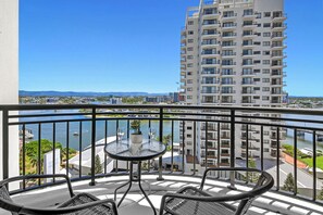 Property grounds - 'Chevron Renaissance' - Level 8 - Riverside (Surfers Paradise)