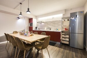 Dining - Barcelona & You Hostel Sagrada Familia (Barcelona)