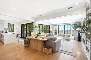 Smart TV, books, stereo - Gorgeous Luxury Home: Private Saltwater Pool, WaterViews, Backyard Oasis, 11 ppl (Isle of Palms)