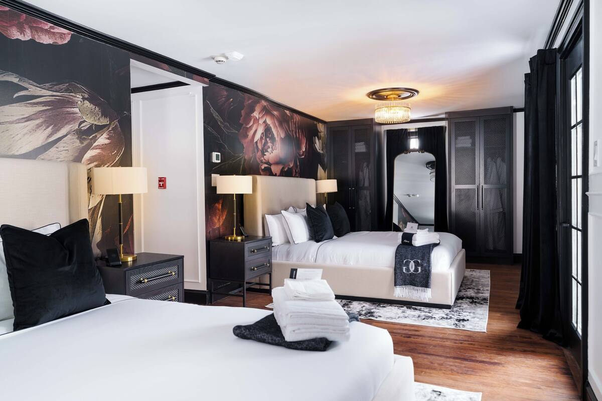 Quarto casal superluxo | Cortinas blackout, Wi-Fi de cortesia