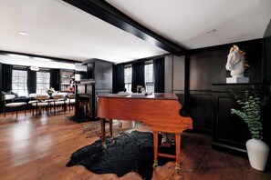 Interior - Garden Gables (Lenox)