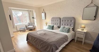Renhold House