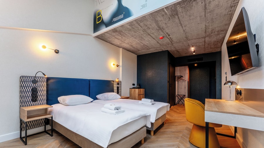 Art Queen Aparthotel