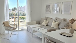 Apartment - White Aura by Staycom (Paphos)