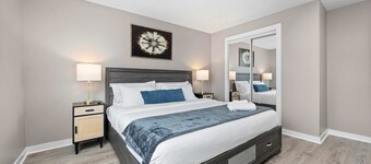 Cozy Condo Between Little Italy and Trinity Bellwoods