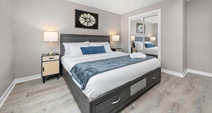 Cozy Condo Between Little Italy and Trinity Bellwoods