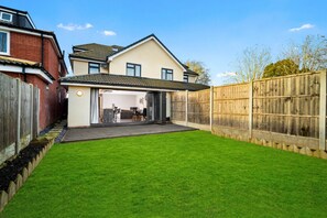 Exterior - Grand 5 Bedrooms and 3 Bath Birmingham Home (Birmingham)