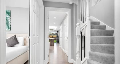 Grand 5 Bedrooms and 3 Bath Birmingham Home