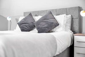 Standard House - Grand 5 Bedrooms and 3 Bath Birmingham Home (Birmingham)