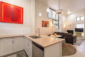 Interior - Cozy Comfort and of Course a Pool +Spa (Tucson)