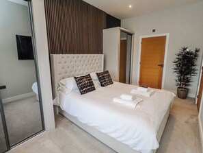 3 bedrooms, individually decorated, individually furnished, free WiFi - The Joiners Cottage (Morpeth)