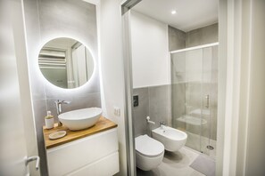 Apartment, 1 Bedroom, Non Smoking | Bathroom | Shower, hair dryer, towels, soap - Volta House by DM (Como)