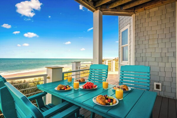 Outdoor dining - Direct Beachfront Home | Elevator & Ocean Views (Flagler Beach)