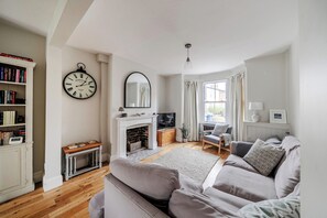 TV - Stunning 3BR Townhouse - Central Oxford - Pass the Keys (Oxford)