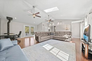TV - Spacious Home Near Boat Ramp & Attractions (Vermilion)