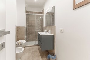 Condo, City View | Bathroom - Casa Martini - Vatican City (Rome)