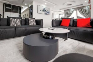 Living area - Adouna Exceptional Seaside Apartment (Dakar)