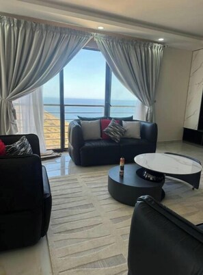 Living area - Adouna Exceptional Seaside Apartment (Dakar)