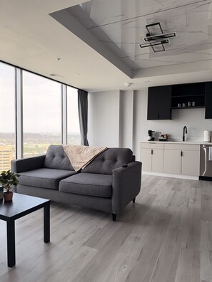 Living area - Luxury Penthouse - Reese Tower (Tulsa)