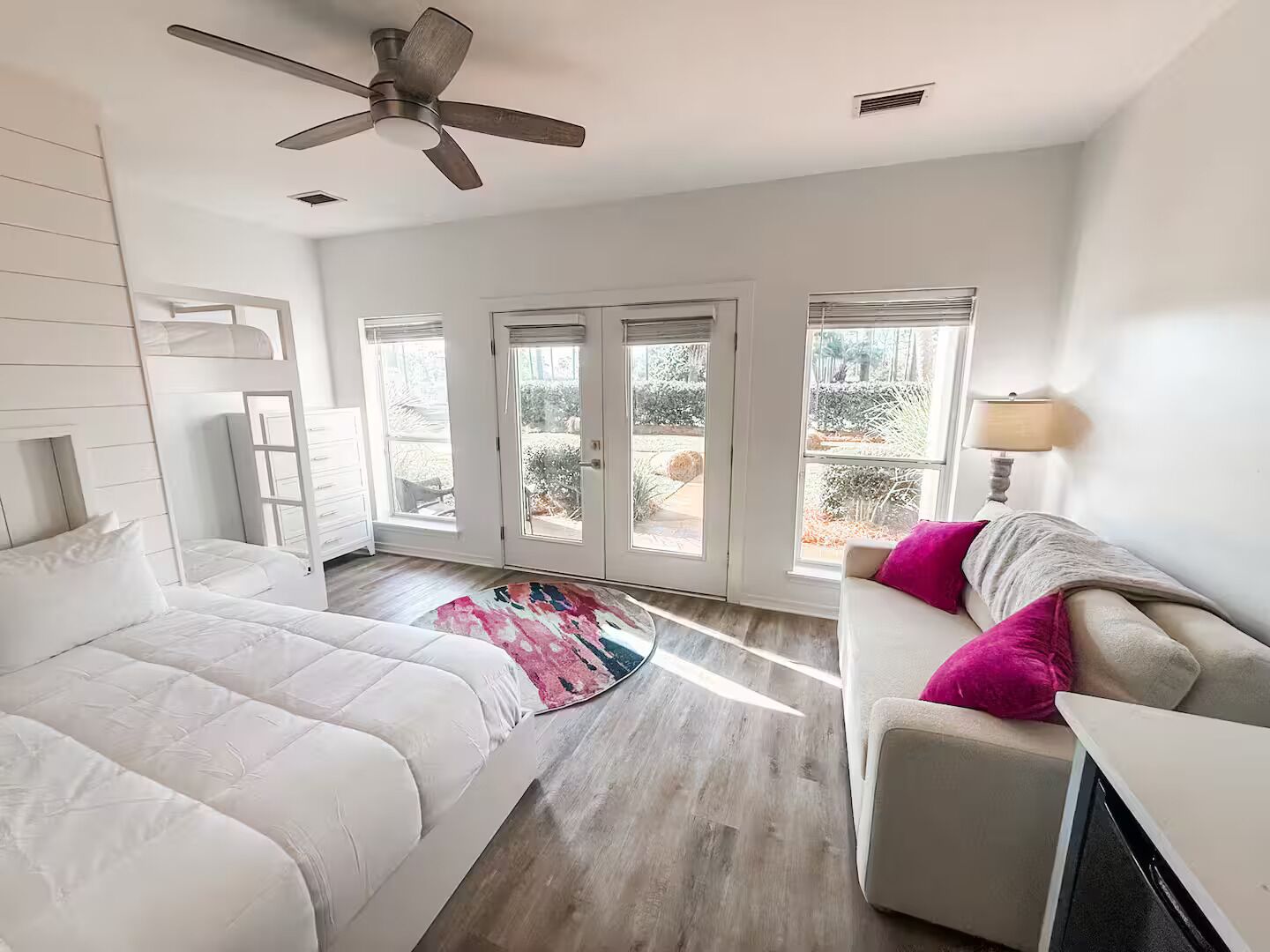3 bedrooms, iron/ironing board, travel crib, WiFi (free)